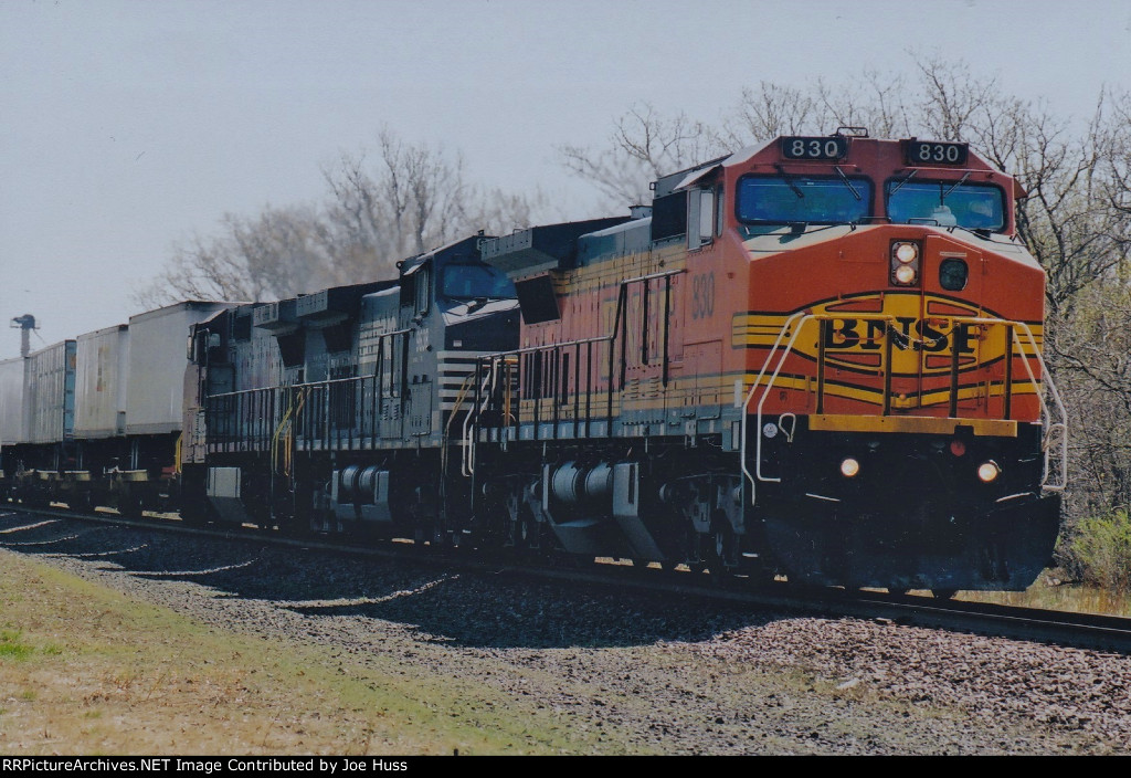 BNSF 830 West